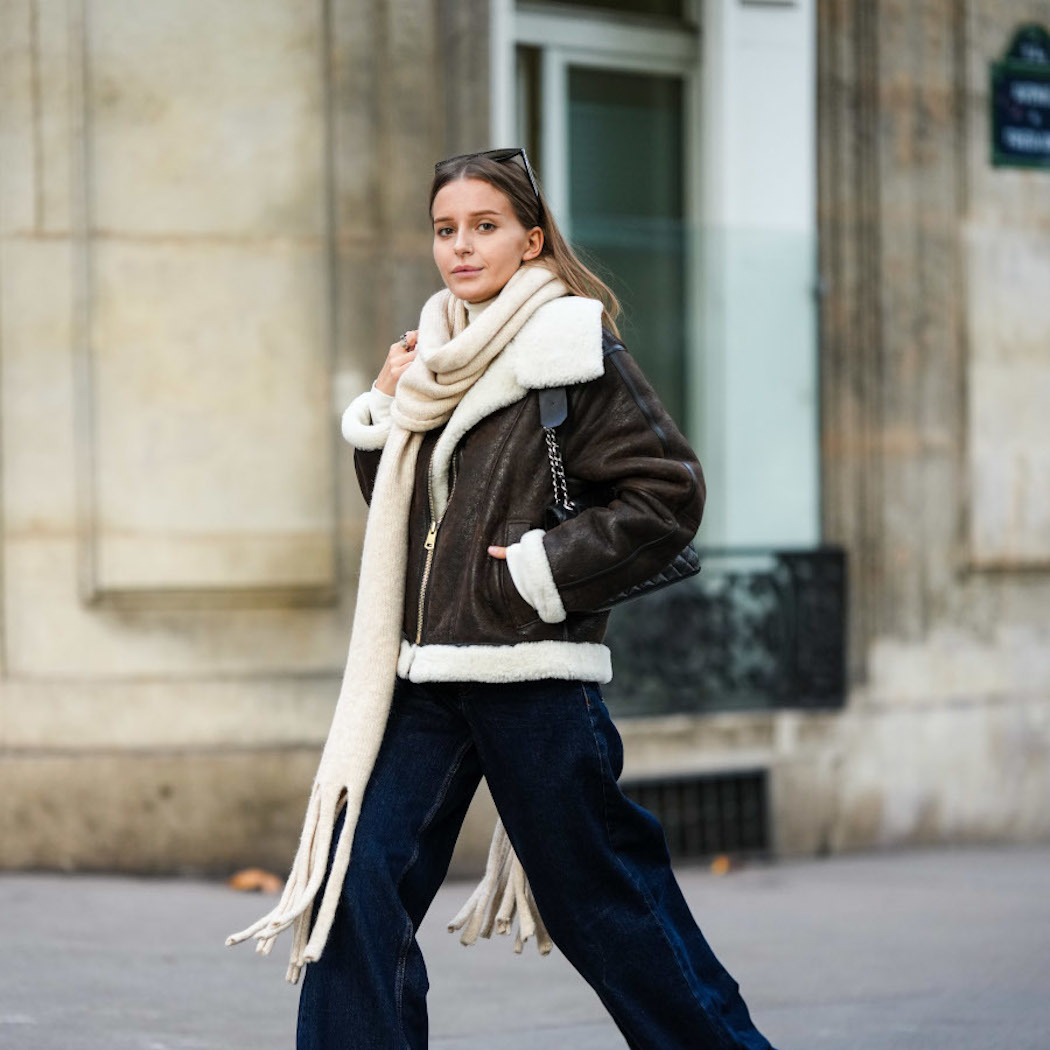 Markowe kurtki damskie są teraz na wyprzedaży. Wybrałyśmy najmodniejsze modele, które kupisz taniej w Black Friday 2022